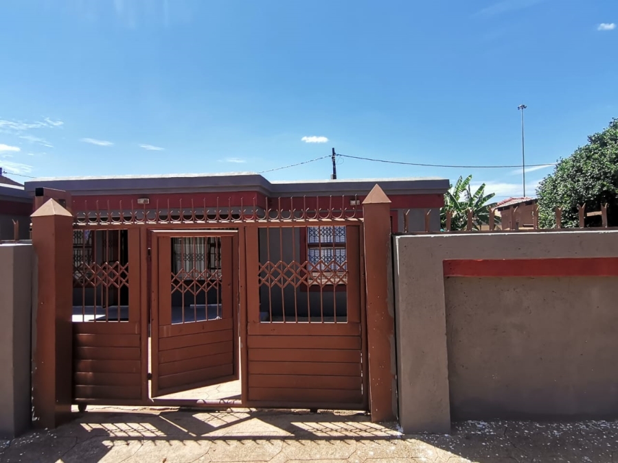 3 Bedroom Property for Sale in Lethlabile North West